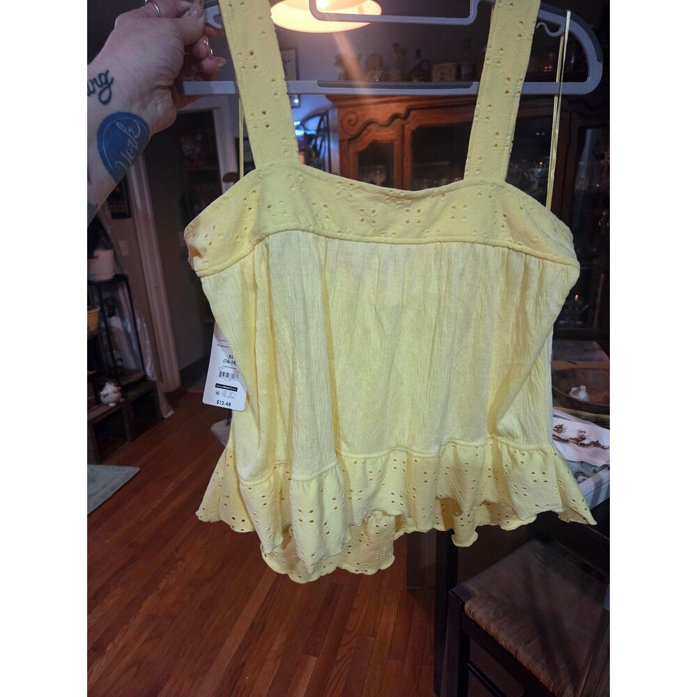 Cute yellow tank top